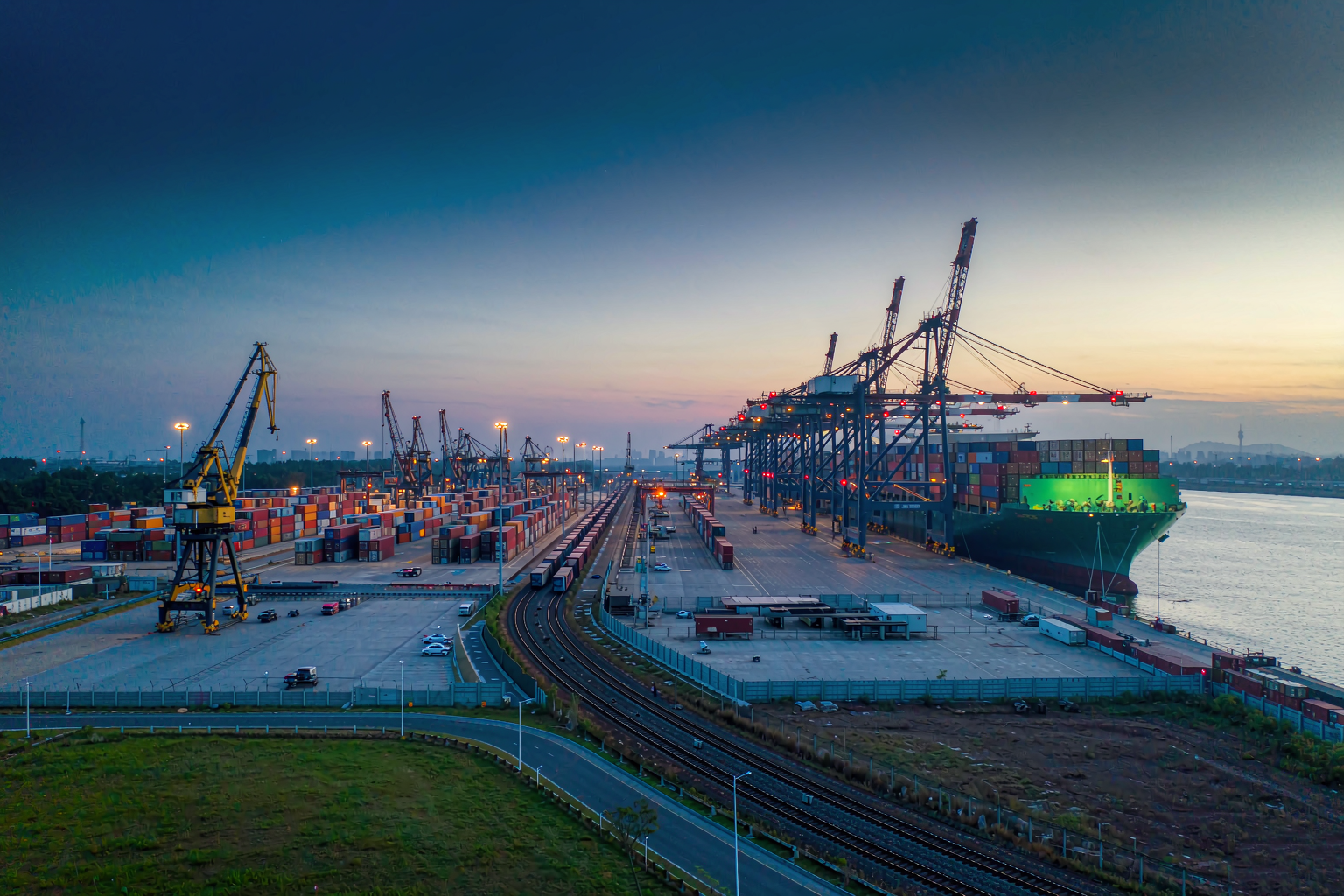 Global supply chain and container port